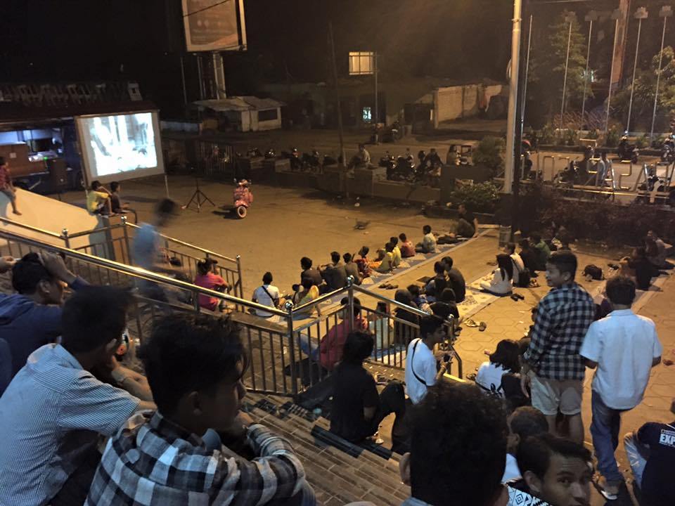 Di Pasar, Kita Bersinema