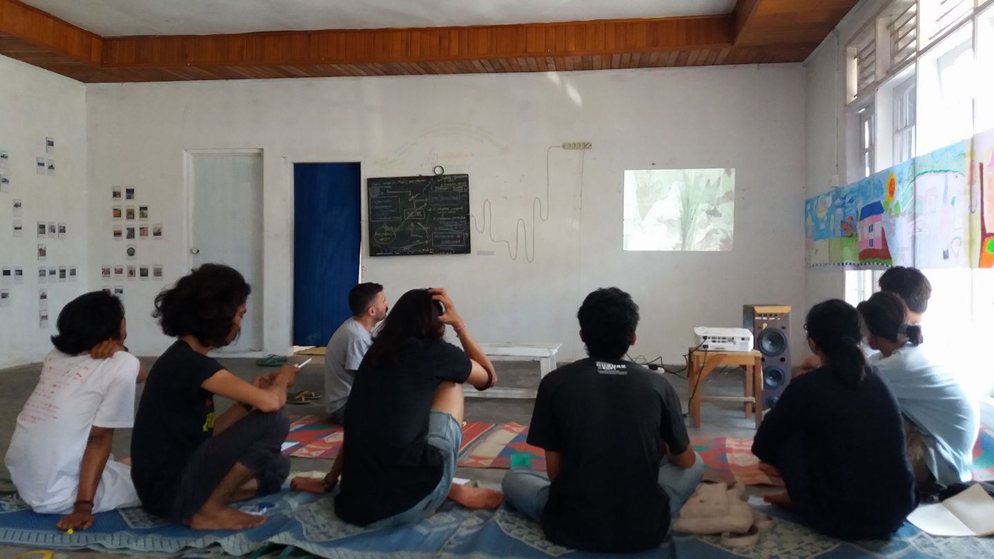 Video Performance bersama Oliver Husain