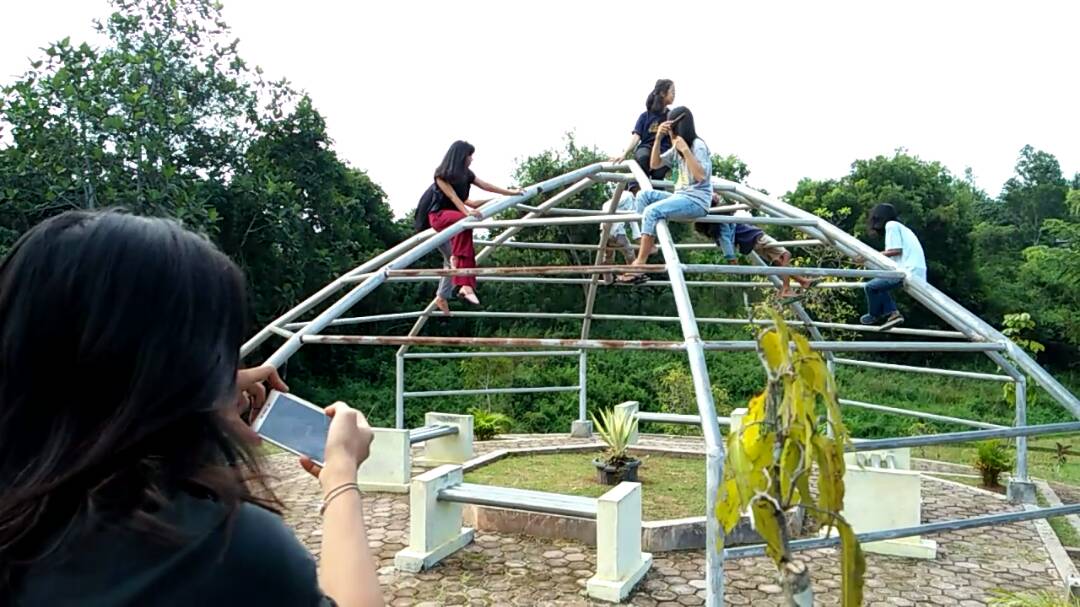 Bermain Kisah Bidadari