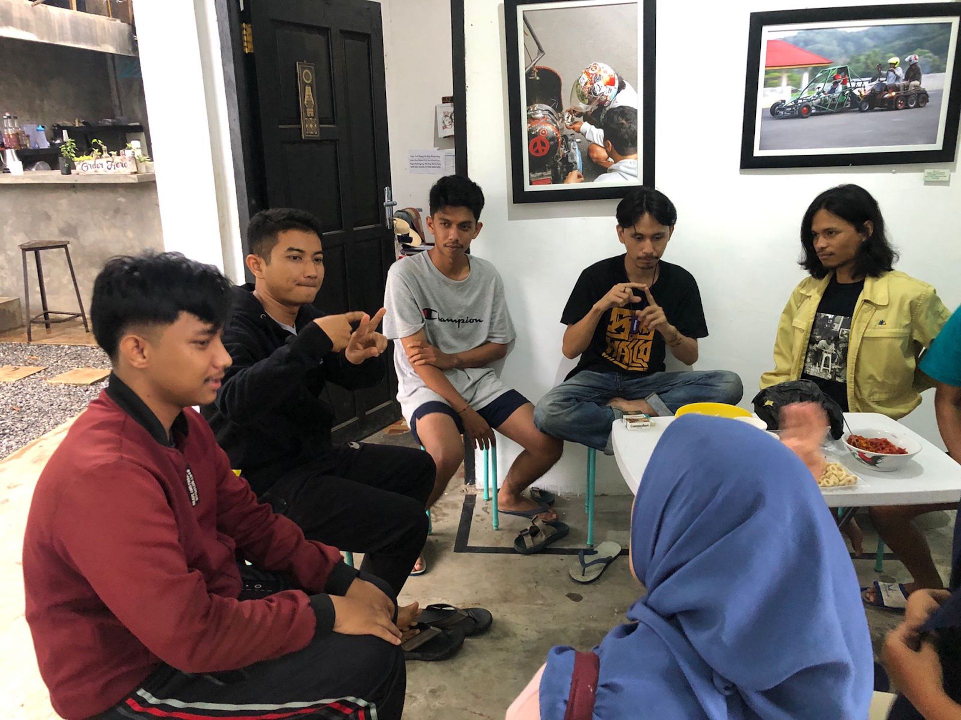 ​​Isyarat dalam Kelana