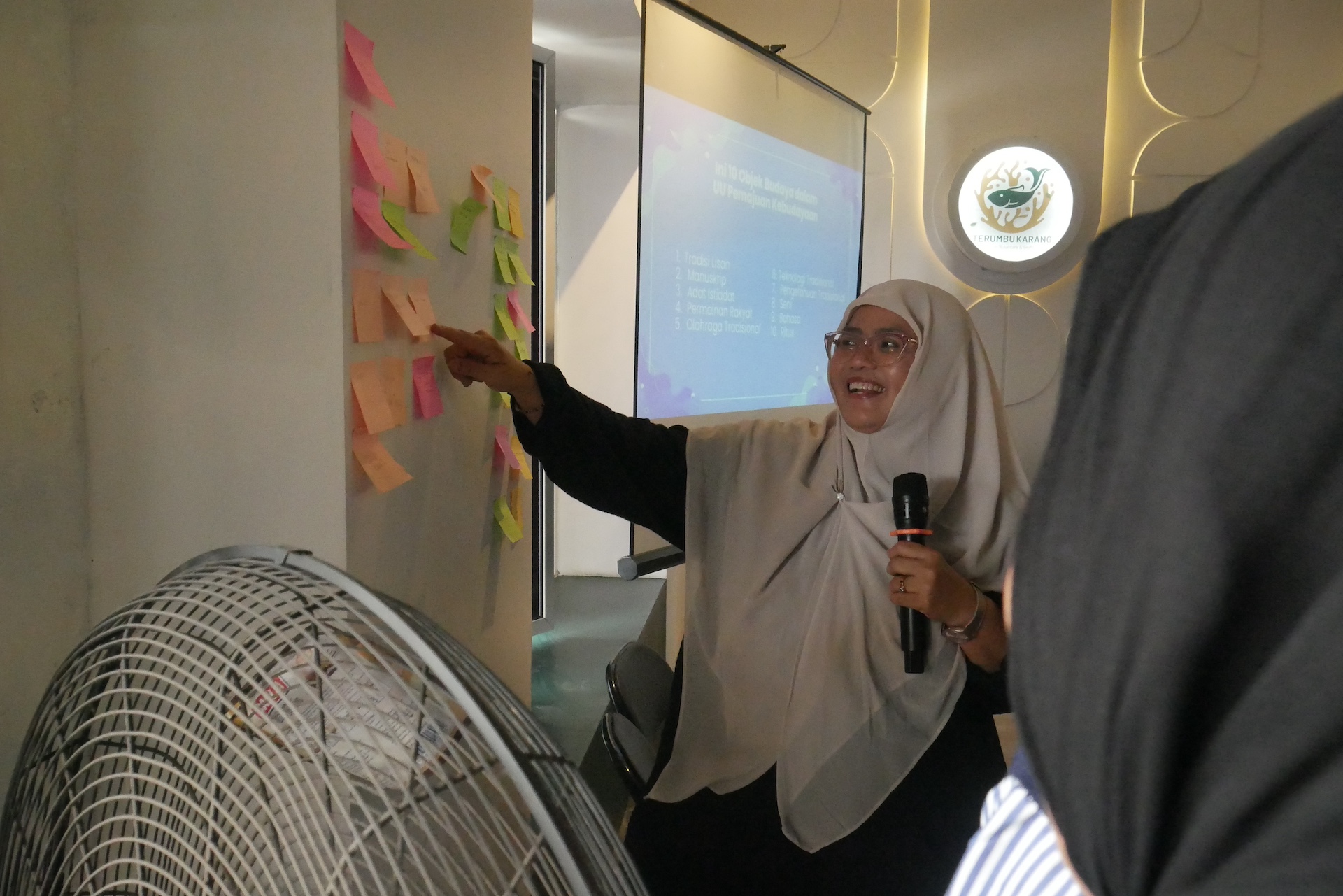 Dari Mana Kita Akan Membaca Arsip?